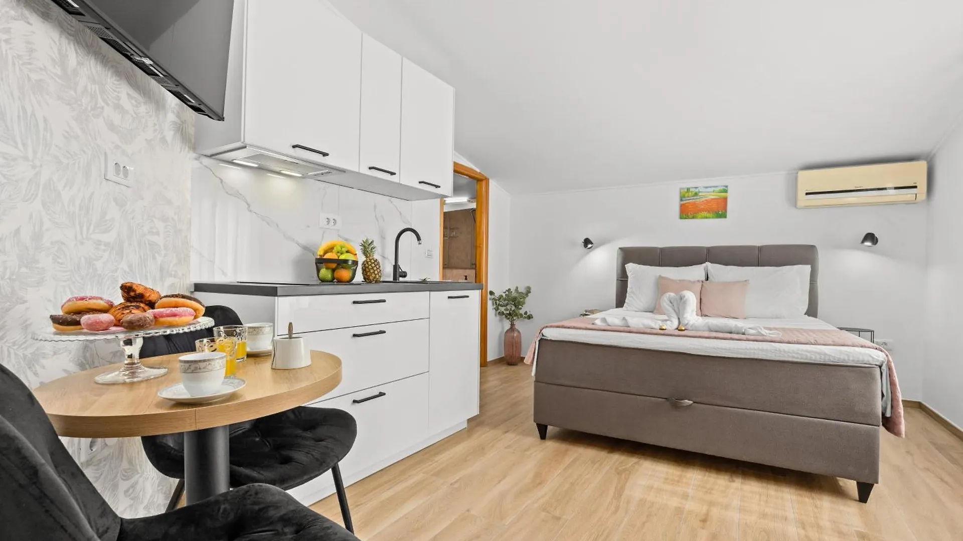 Apartments Gajic 파자나