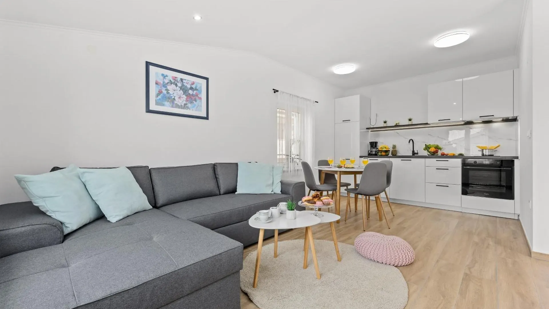 Apartments Gajic 파자나 0*,