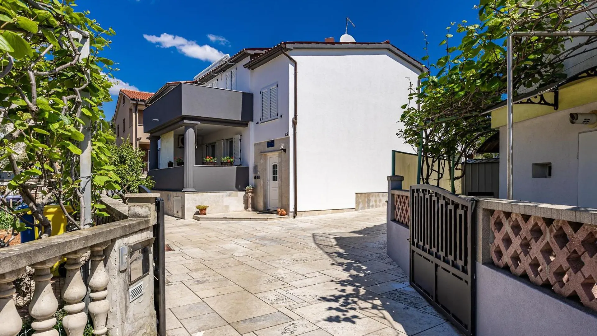 Apartments Gajic 파자나