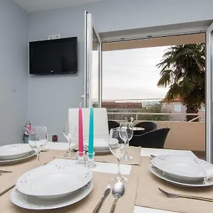 https://apartments-mate-turanj.hotelinzadar.com
